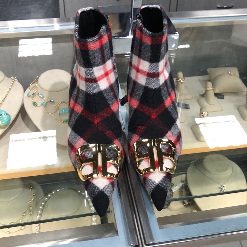💰 Balenciaga BB Logo Knife Boots 😍